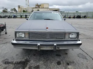 1981 Chevrolet El Camino z VIN 1GCCW80H0BD478009, wystawiony jako Copart lot #55471785 z przebiegiem 2 013 mil mil oraz Szkoda całkowita • Salvage title. Historia ofert i sprzedaży dostępna na DreamBid. Obrazek 5.