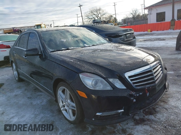 2013 Mercedes-Benz E 550 Sport z VIN WDDHF9BB9DA762365, wystawiony jako IAAI lot #41481101 z przebiegiem 172 376 mil mil oraz . Historia ofert i sprzedaży dostępna na DreamBid. Obrazek 1.