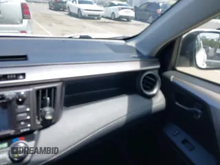 2018 Toyota RAV4 XLE с VIN JTMWFREV2JJ209236, выставлен на аукционе IAAI как лот 42290661 с пробегом 55 910 миль миль и . История ставок и продаж доступна на DreamBid. Изображение 19.