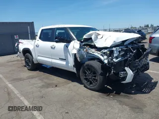 2025 Toyota Tundra SR5 with VIN 5TFWA5DB9SX283900, listed as a IAAI auction lot 42533023 with Not provided miles and . Bid and sale history available at DreamBid. Image 1.