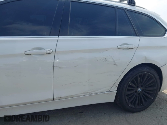 2014 BMW 3 Series 328d xDrive с VIN WBA3K5C50EKT33206, выставлен на аукционе IAAI как лот 42304444 с пробегом 142 918 миль миль и . История ставок и продаж доступна на DreamBid. Изображение 17.