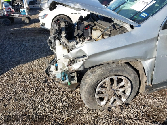 2020 Chevrolet Traverse LS z VIN 1GNERFKW8LJ183878, wystawiony jako IAAI lot #41719712 z przebiegiem 76 165 mil mil oraz . Historia ofert i sprzedaży dostępna na DreamBid. Obrazek 18.