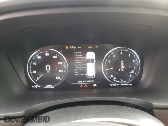 2020 Volvo V90 z VIN YV4A22NLXL1110871, wystawiony jako Copart lot #46942463 z przebiegiem 23 901 mil mil oraz . Historia ofert i sprzedaży dostępna na DreamBid. Obrazek 9.