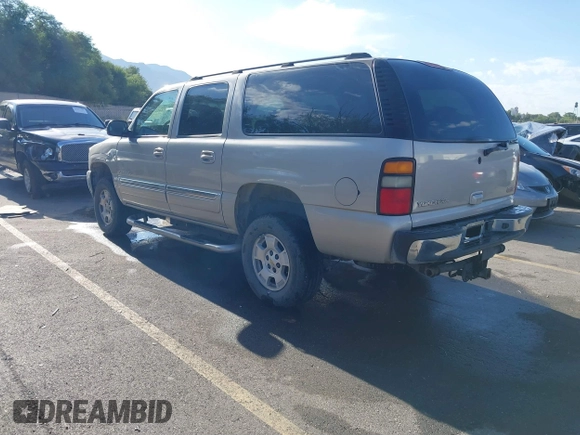 2004 GMC Yukon XL SLT with VIN 1GKFK16Z94R118702, listed as a IAAI auction lot 40214200 with 209,573 mi miles. Bid and sale history available at carsss.com. Image 3.
