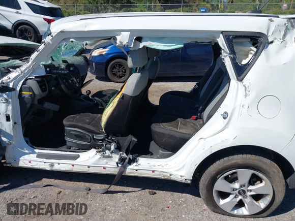 2018 Kia Soul with VIN KNDJN2A28J7583962, listed as a IAAI auction lot 41826688 with 1 mi miles. Bid and sale history available at carsss.com. Image 6.