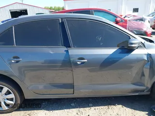 2011 Volkswagen Jetta SE с VIN 3VWDZ7AJ1BM371446, выставлен на аукционе IAAI как лот 42051315 с пробегом 129 529 миль миль и . История ставок и продаж доступна на DreamBid. Изображение 14.