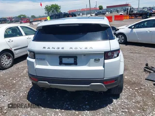 2015 Land Rover Range Rover Evoque Pure Premium z VIN SALVR2BG2FH075464, wystawiony jako IAAI lot #42268278 z przebiegiem 135 426 mil mil oraz . Historia ofert i sprzedaży dostępna na DreamBid. Obrazek 17.