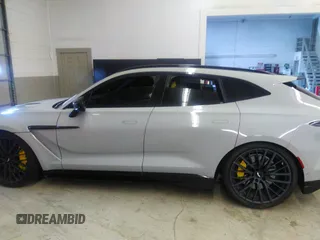 2023 Aston Martin DBX 707 z VIN SD7VUJBW2PTV05712, wystawiony jako IAAI lot #40673188 z przebiegiem 4702 mil mil oraz . Historia ofert i sprzedaży dostępna na DreamBid. Obrazek 15.