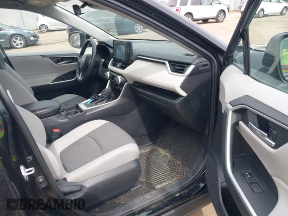 2020 Toyota RAV4 XLE with VIN 2T3P1RFV8LC061598, listed as a IAAI auction lot 41850442 with 40,175 mi miles and . Bid and sale history available at DreamBid. Image 5.