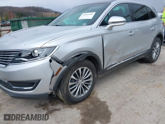 2016 Lincoln MKX Select with VIN 2LMTJ8KR6GBL59043, listed as a IAAI auction lot 41892601 with 113,756 mi miles. Bid and sale history available at carsss.com. Image 6.