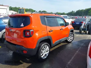 2018 Jeep Renegade Sport with VIN ZACCJBAB8JPJ55880, listed as a IAAI auction lot 42542969 with 70,989 mi miles and . Bid and sale history available at DreamBid. Image 4.