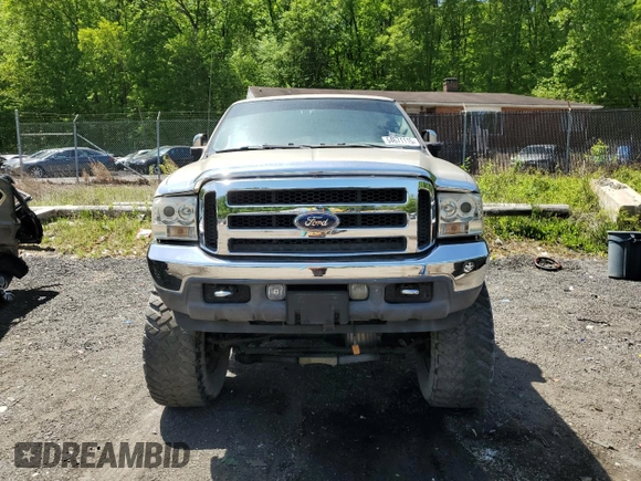 2004 Ford Excursion Limited with VIN 1FMSU43P44EC04527, listed as a Copart auction lot 54671115 with 204,509 mi miles and Clean Title. Bid and sale history available at DreamBid. Image 5.