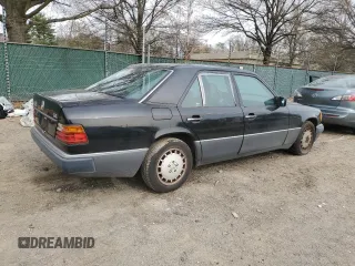 1993 Mercedes-Benz 300 with VIN WDBEA28E5PB835958, listed as a Copart auction lot 50851925 with 90,553 mi miles and Clean Title. Bid and sale history available at DreamBid. Image 3.