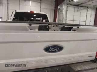 2018 Ford Super Duty F-250 SRW XL with VIN 1FT7W2B60JEC63345, listed as a IAAI auction lot 41159792 with 165,949 mi miles. Bid and sale history available at carsss.com. Image 18.