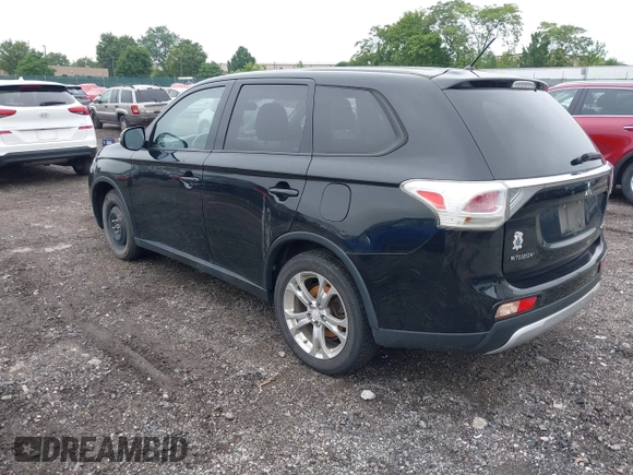 2015 Mitsubishi Outlander SE with VIN JA4AD3A36FZ002806, listed as a IAAI auction lot 42516137 with Not provided miles and . Bid and sale history available at DreamBid. Image 3.