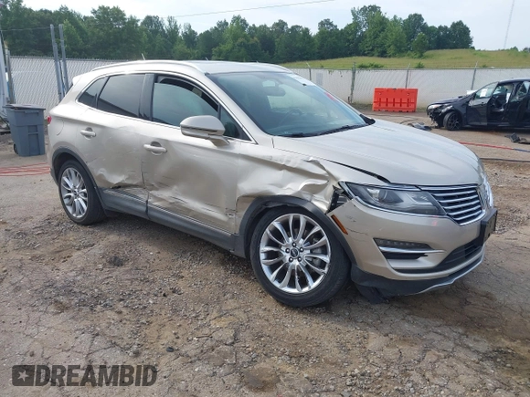 2017 Lincoln MKC Reserve с VIN 5LMCJ3C97HUL32052, выставлен на аукционе IAAI как лот 42584957 с пробегом 88 459 миль миль и . История ставок и продаж доступна на DreamBid. Изображение 1.
