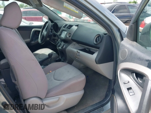 2006 Toyota RAV4 with VIN JTMZD33V465012863, listed as a IAAI auction lot 42025308 with 185,329 mi miles. Bid and sale history available at carsss.com. Image 5.