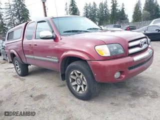 2005 Toyota Tundra SR5 with VIN 5TBBT44105S467703, listed as a IAAI auction lot 41637508 with 147,677 mi miles. Bid and sale history available at carsss.com. Image 1.