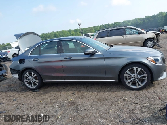 2018 Mercedes-Benz C 300 with VIN 55SWF4JB2JU248297, listed as a IAAI auction lot 42419602 with 88,047 mi miles and . Bid and sale history available at DreamBid. Image 13.