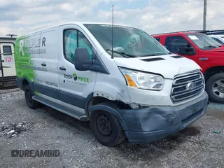 2018 Ford Transit z VIN 1FTYR1ZM1JKB32520, wystawiony jako IAAI lot #42387754 z przebiegiem 38 967 mil mil oraz . Historia ofert i sprzedaży dostępna na DreamBid. Obrazek 1.