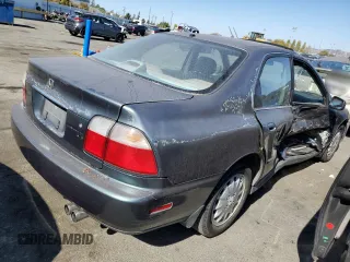 1997 Honda Accord EX with VIN 1HGCD5668VA113949, listed as a Copart auction lot 72819714 with 250,206 mi miles and Salvage Title. Bid and sale history available at DreamBid. Image 3.