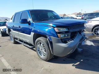 2002 Chevrolet Avalanche with VIN 3GNEC13T92G325891, listed as a IAAI auction lot 41642116 with 143,374 mi miles. Bid and sale history available at carsss.com. Image 1.
