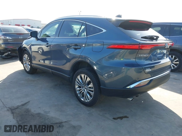 2022 Toyota Venza LE with VIN JTEAAAAH1NJ117577, listed as a IAAI auction lot 41803675 with 34,562 mi miles. Bid and sale history available at carsss.com. Image 3.