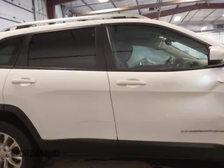 2021 Jeep Cherokee Latitude с VIN 1C4PJMCB4MD133813, выставлен на аукционе IAAI как лот 41269707 с пробегом 94 697 миль миль и . История ставок и продаж доступна на DreamBid. Изображение 14.