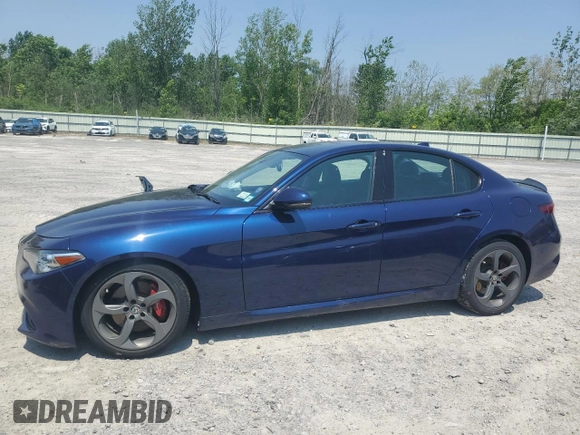 2017 Alfa Romeo Giulia z VIN ZARFAEBN3H7551285, wystawiony jako Copart lot #60861475 z przebiegiem 30 158 mil mil oraz Szkoda całkowita • Salvage title. Historia ofert i sprzedaży dostępna na DreamBid. Obrazek 1.