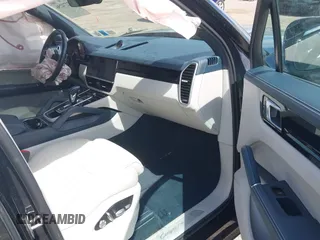 2020 Porsche Cayenne z VIN WP1AA2AYXLDA02335, wystawiony jako IAAI lot #42274256 z przebiegiem 69 113 mil mil oraz . Historia ofert i sprzedaży dostępna na DreamBid. Obrazek 5.