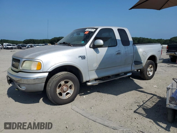 2003 Ford F-150 z VIN 2FTRX08W83CB03269, wystawiony jako Copart lot #63915625 z przebiegiem 150 127 mil mil oraz Czysty tytuł • Clean title. Historia ofert i sprzedaży dostępna na DreamBid. Obrazek 1.