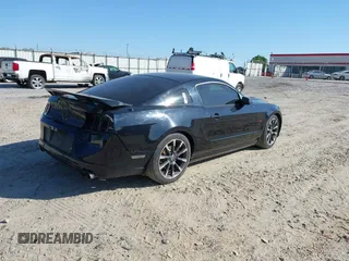 2013 Ford Mustang GT z VIN 1ZVBP8CF2D5284157, wystawiony jako IAAI lot #42050829 z przebiegiem 147 221 mil mil oraz . Historia ofert i sprzedaży dostępna na DreamBid. Obrazek 4.