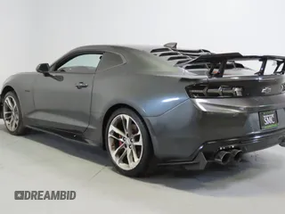 2017 Chevrolet Camaro 2SS with VIN 1G1FH1R72H0104566, listed as a Copart auction lot 53739135 with 34,549 mi miles and Salvage Title. Bid and sale history available at carsss.com. Image 4.