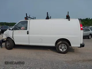 2020 Chevrolet City Express Cargo z VIN 1GCZGGFG4L1249514, wystawiony jako IAAI lot #42252241 z przebiegiem 50 mil mil oraz . Historia ofert i sprzedaży dostępna na DreamBid. Obrazek 14.