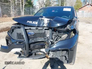 2023 Ford Police Interceptor Utility z VIN 1FM5K8AW0PNA04947, wystawiony jako IAAI lot #41942825 z przebiegiem 37 121 mil mil oraz . Historia ofert i sprzedaży dostępna na DreamBid. Obrazek 6.