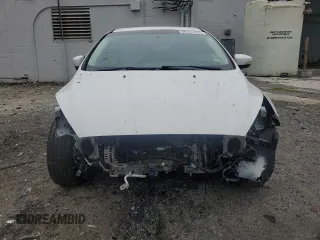 2015 Ford Focus SE with VIN 1FADP3F2XFL273662, listed as a Copart auction lot 60784435 with 32,115 mi miles and Salvage title. Bid and sale history available at DreamBid. Image 5.