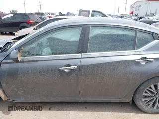 2023 Nissan Altima SV z VIN 1N4BL4DV3PN317528, wystawiony jako IAAI lot #42130756 z przebiegiem 73 037 mil mil oraz . Historia ofert i sprzedaży dostępna na DreamBid. Obrazek 14.