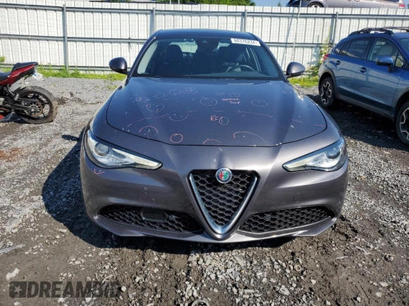 2020 Alfa Romeo Giulia Ti with VIN ZARFANBN1L7639146, listed as a Copart auction lot 60376234 with 31,675 mi miles and Salvage Title. Bid and sale history available at carsss.com. Image 5.