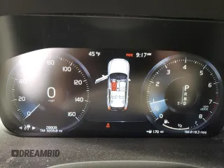 2020 Volvo XC60 Inscription with VIN YV4A22RLXL1579663, listed as a Copart auction lot 84971664 with 28,808 mi miles and Salvage title. Bid and sale history available at DreamBid. Image 9.