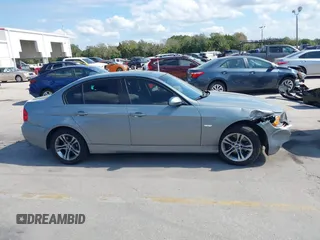2008 BMW 3 Series 328xi z VIN WBAVC93558K036126, wystawiony jako IAAI lot #41520761 z przebiegiem 96 034 mil mil oraz . Historia ofert i sprzedaży dostępna na DreamBid. Obrazek 13.