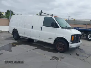 2001 GMC Savana z VIN 1GTGG29WX11196182, wystawiony jako IAAI lot #42129032 z przebiegiem 319 600 mil mil oraz . Historia ofert i sprzedaży dostępna na DreamBid. Obrazek 1.