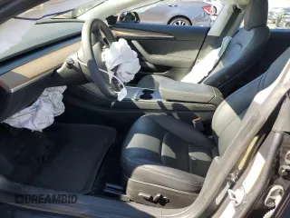 2023 Tesla Model 3 z VIN 5YJ3E1EA5PF542678, wystawiony jako Copart lot #69489404 z przebiegiem 11 645 mil mil oraz Szkoda całkowita • Salvage title. Historia ofert i sprzedaży dostępna na DreamBid. Obrazek 7.