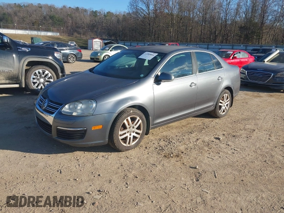 2007 Volkswagen Jetta 2.5 with VIN 3VWRF71K37M136996, listed as a IAAI auction lot 41643066 with Not provided miles and . Bid and sale history available at DreamBid. Image 2.