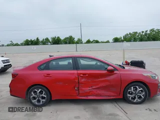 2021 Kia Forte LXS z VIN 3KPF24AD6ME361887, wystawiony jako IAAI lot #42202222 z przebiegiem 101 142 mil mil oraz . Historia ofert i sprzedaży dostępna na DreamBid. Obrazek 13.