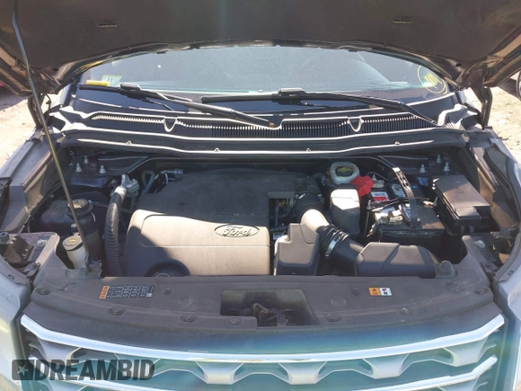 2016 Ford Explorer XLT with VIN 1FM5K8D8XGGB44909, listed as a IAAI auction lot 42056322 with 147,143 mi miles and . Bid and sale history available at carsss.com. Image 10.