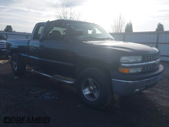 2002 Chevrolet Silverado 1500 LT with VIN 2GCEK19T921196093, listed as a IAAI auction lot 41680926 with 172,837 mi miles. Bid and sale history available at carsss.com. Image 1.