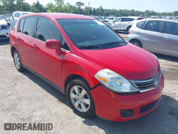 2012 Nissan Versa S z VIN 3N1BC1CP8CK274335, wystawiony jako IAAI lot #42418108 z przebiegiem 55 814 mil mil oraz . Historia ofert i sprzedaży dostępna na DreamBid. Obrazek 1.