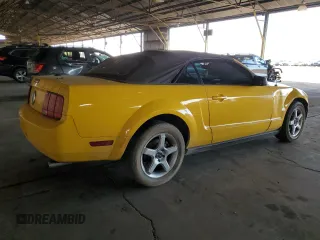 2007 Ford Mustang Deluxe with VIN 1ZVHT84N475215065, listed as a Copart auction lot 82624444 with 163,810 mi miles and Salvage Title. Bid and sale history available at carsss.com. Image 3.