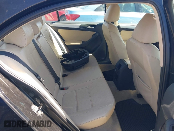 2014 Volkswagen Jetta Sedan SE w/Connectivity with VIN 3VWD07AJ5EM382352, listed as a IAAI auction lot 41722041 with 222,806 mi miles. Bid and sale history available at carsss.com. Image 8.