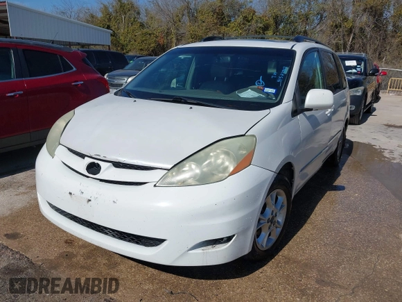 2006 Toyota Sienna XLE with VIN 5TDZA22C06S504271, listed as a IAAI auction lot 41573903 with 208,712 mi miles. Bid and sale history available at carsss.com. Image 2.